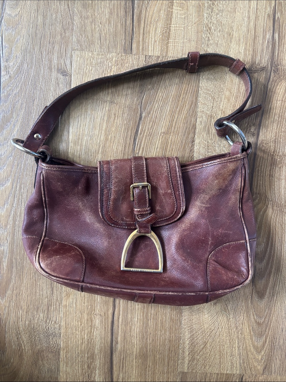 Leather Shoulder Bag in Distressed Burgundy